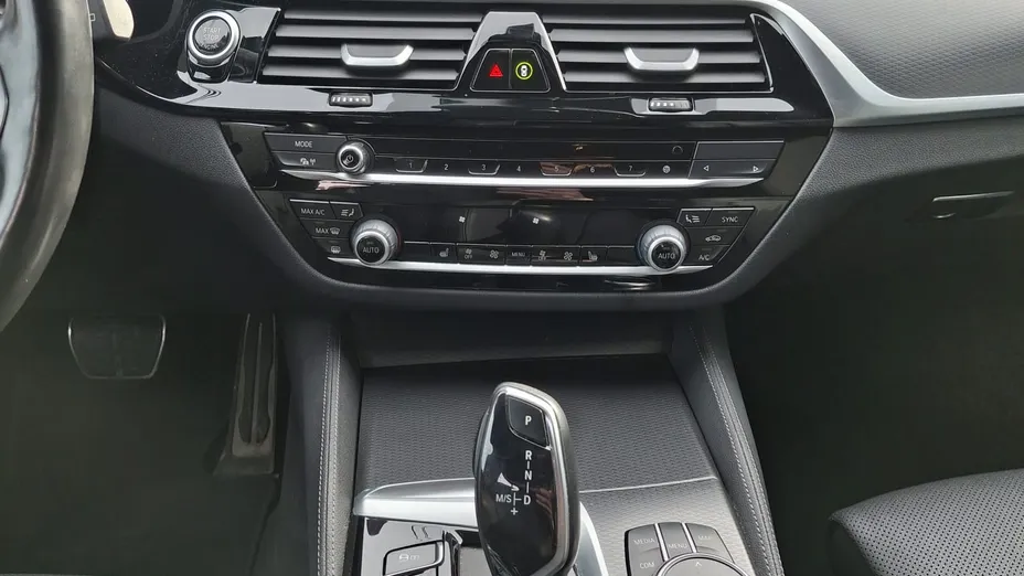 BMW Seria 5 530e M Sport sport-aut