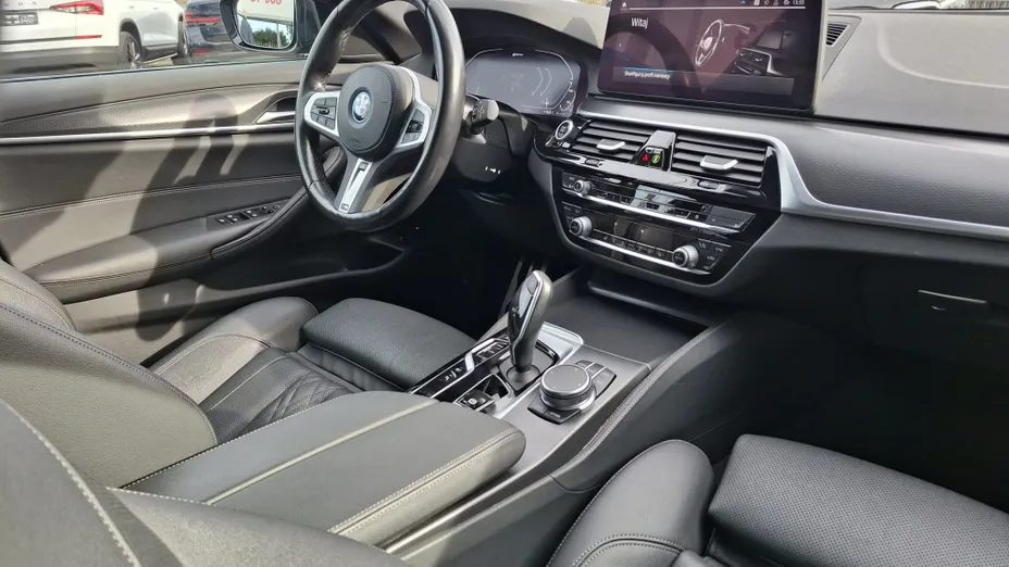 BMW Seria 5 530e M Sport sport-aut