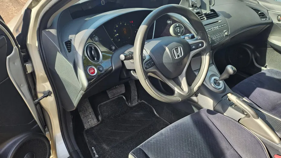 HONDA Civic -