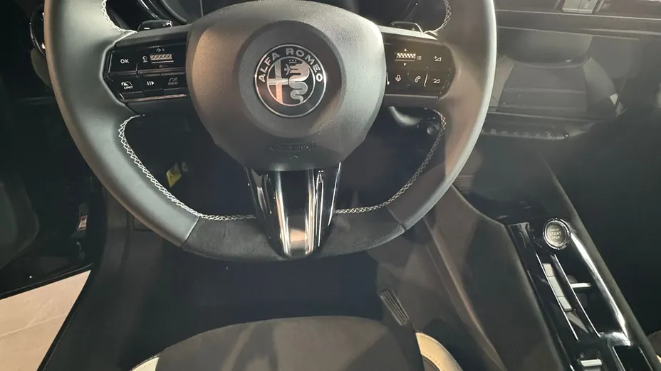 ALFA ROMEO Junior Junior 1.2 mHEV Sport Speciale eDCT Nowy