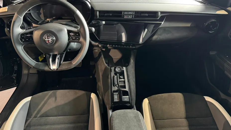 ALFA ROMEO Junior Junior 1.2 mHEV Sport Speciale eDCT Nowy