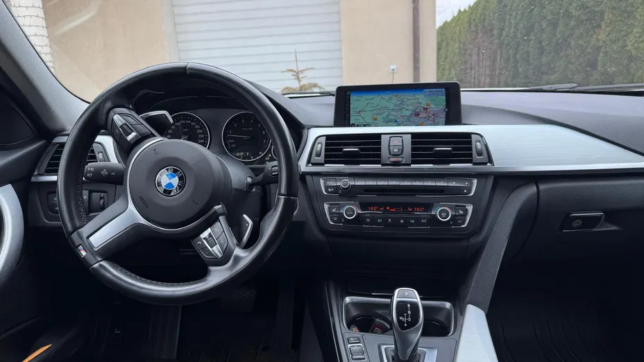 BMW Seria 3 335i xDrive Sport Line