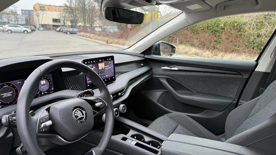 SKODA Superb Superb 2.0 TDI SCR Essence DSG