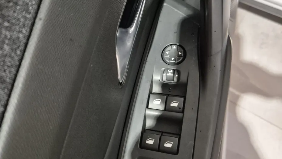 PEUGEOT 408 408 1.2 PureTech Allure Pack S&S EAT8