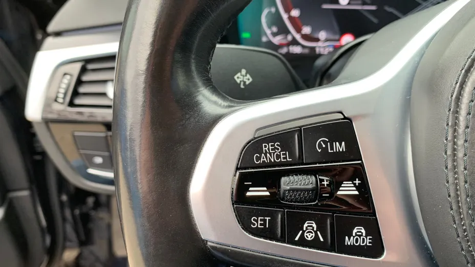 BMW Seria 5 530e M Sport sport-aut