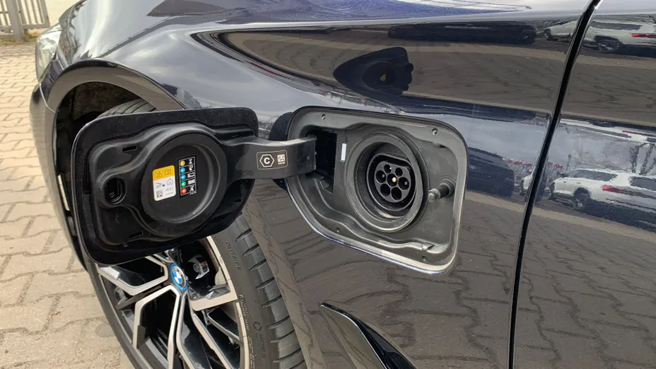 BMW Seria 5 530e M Sport sport-aut