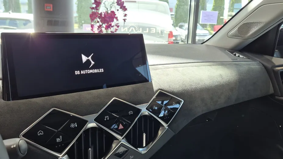 DS DS3 Crossback DS 3 mHEV Étoile e-DCS6 Nowy