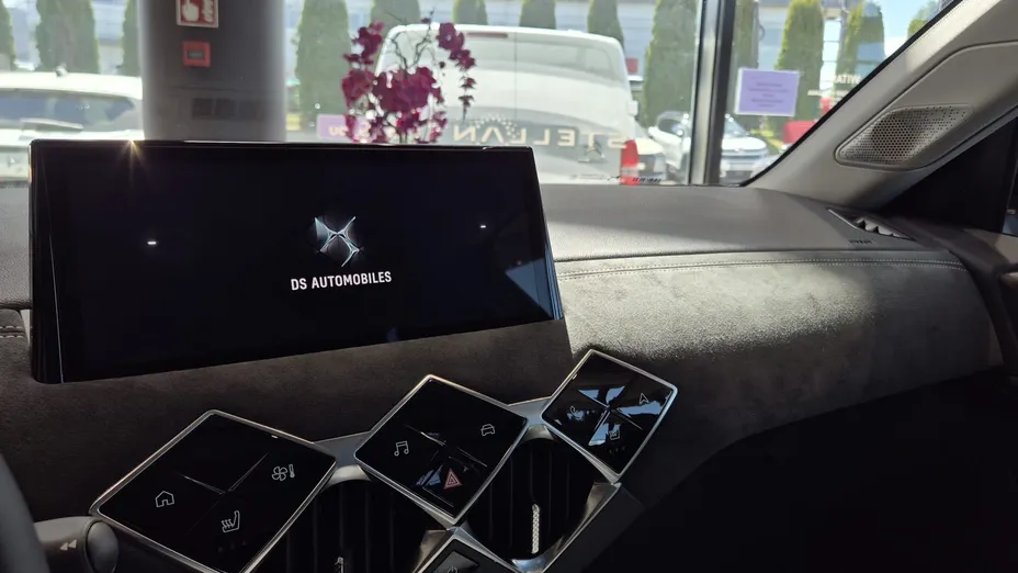 DS DS3 Crossback DS 3 mHEV Étoile e-DCS6 Nowy