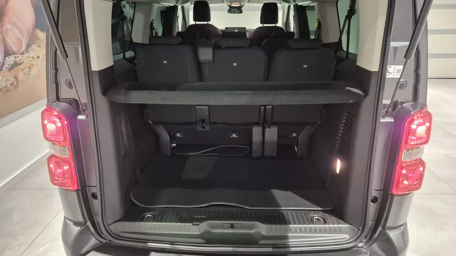 PEUGEOT Traveller Traveller 2.2 BlueHDi Long Business EAT8 Nowy