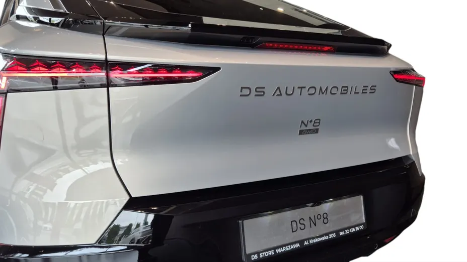 DS N°8 N°8 97.2kWh Long Range AWD Jules Verne Nowy