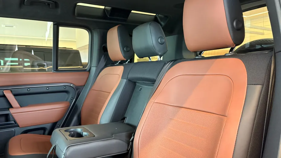 LAND ROVER Defender Defender 110 4.4 P635 V8 mHEV Octa