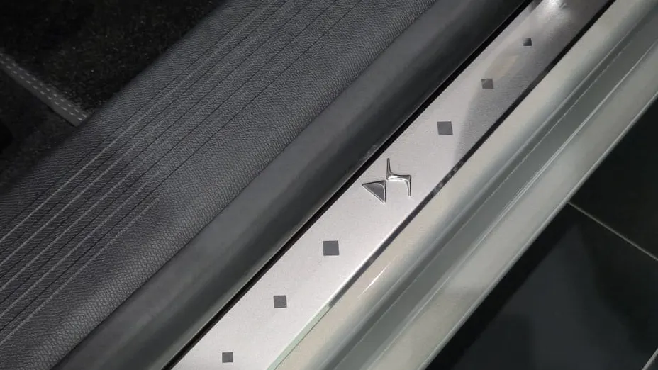 DS DS4 DS 4 1.5 BlueHDi Étoile Alcantara aut Nowy