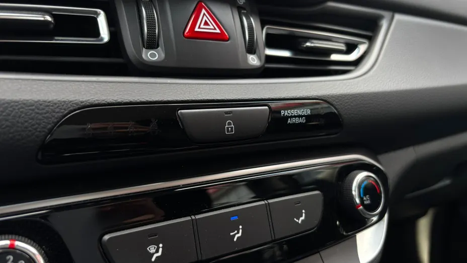 HYUNDAI i30 i30 1.0 T-GDI Modern