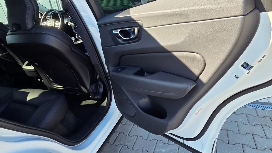 VOLVO XC60 XC60 B4 D AWD Inscription aut