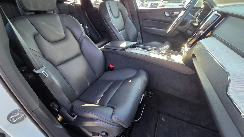 VOLVO XC60 XC60 B4 D AWD Inscription aut