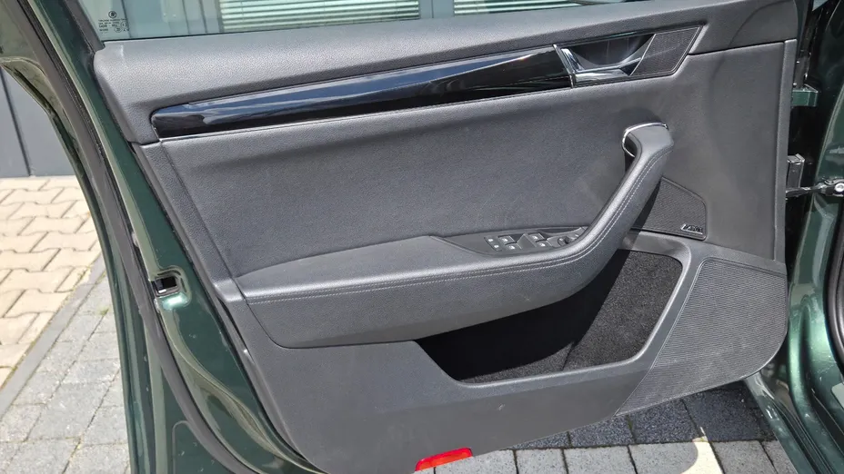 SKODA Superb Superb 2.0 TDI SCR L&K DSG
