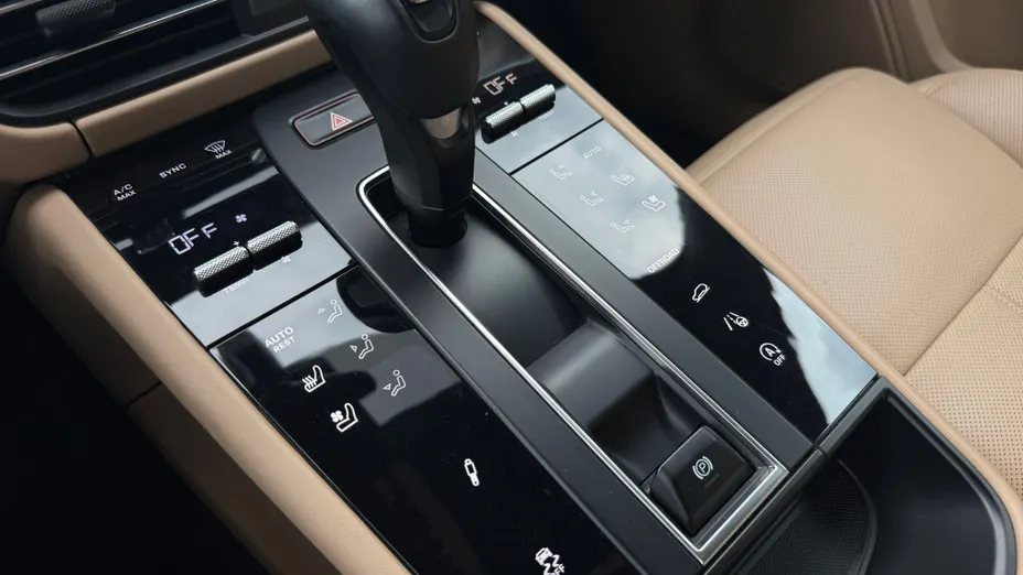 PORSCHE Macan Macan T