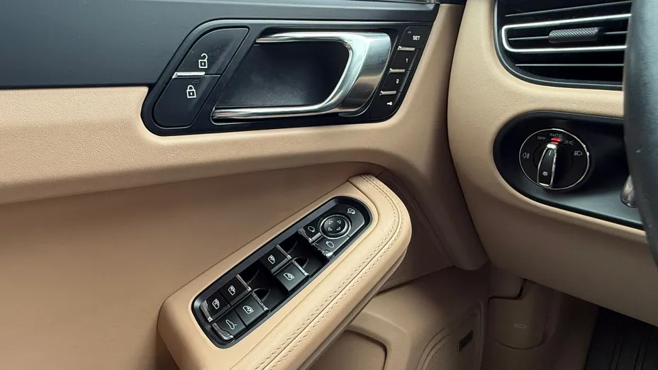 PORSCHE Macan Macan T
