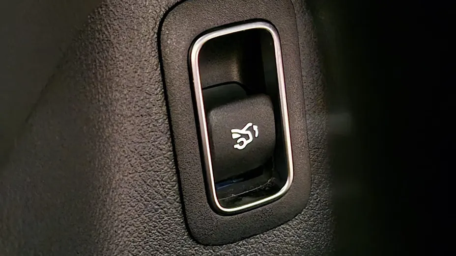 MERCEDES-BENZ CLA CLA 200 7G-DCT