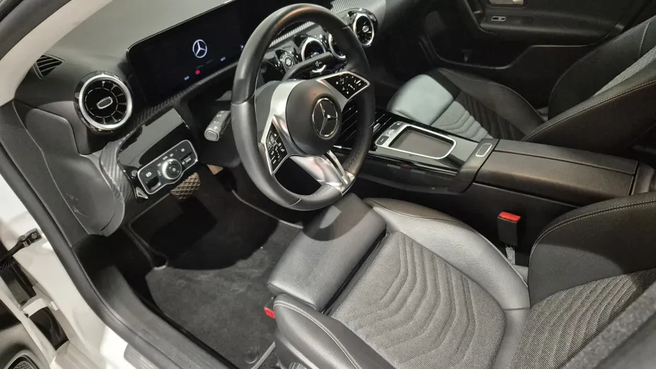 MERCEDES-BENZ CLA CLA 200 7G-DCT