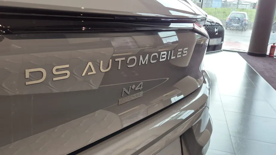 DS N°4 N°4 E-Tense 58.3kWh Étoile Alcantara Nowy