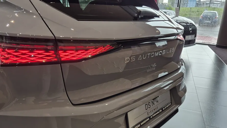 DS N°4 N°4 E-Tense 58.3kWh Étoile Alcantara Nowy