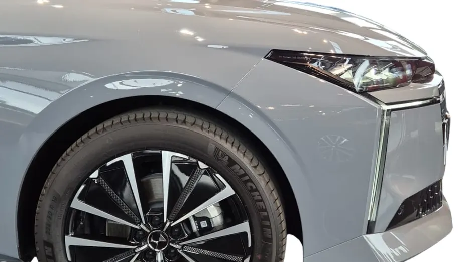 DS N°4 N°4 E-Tense 58.3kWh Étoile Alcantara Nowy