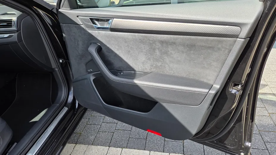 SKODA Superb Superb 2.0 TDI 4x4 Sportline DSG