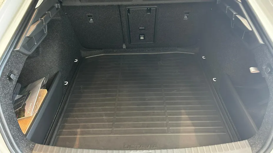 SKODA Octavia Octavia 1.5 TSI mHEV Drive Selection DSG