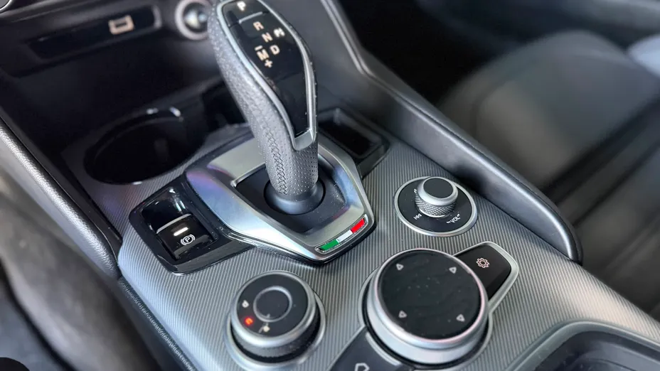 ALFA ROMEO Giulia Giulia 2.0 Turbo Veloce Q4 aut