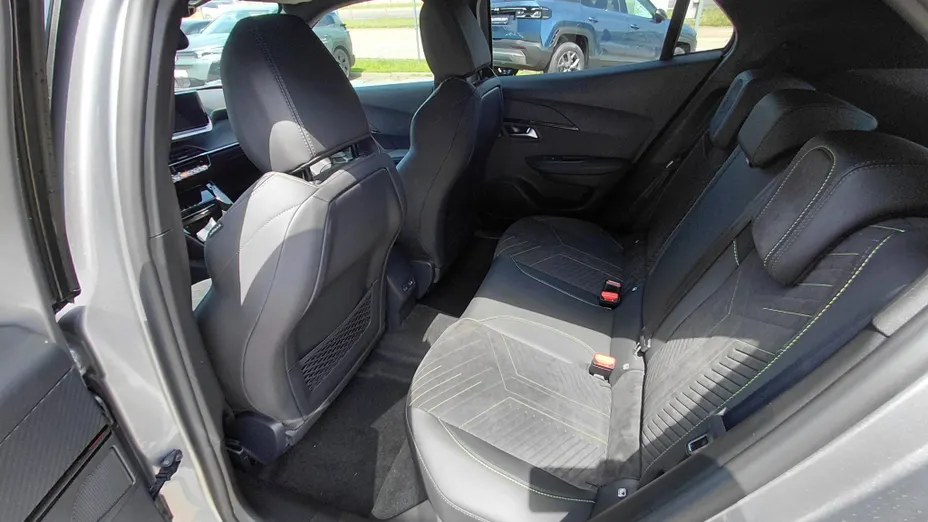 PEUGEOT 2008 2008 PureTech mHEV GT Exclusive e-DCS6 Nowy