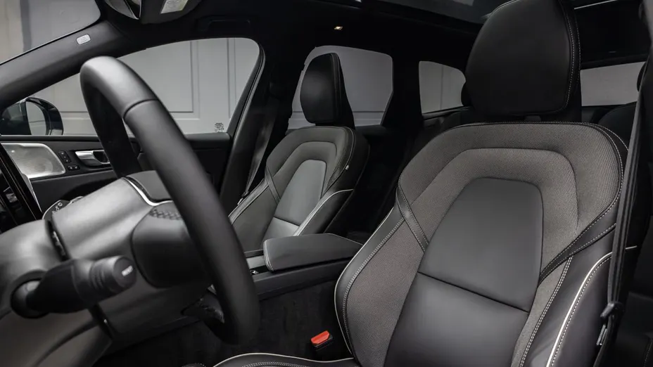 VOLVO XC60 XC60 B5 B AWD Ultimate Dark aut