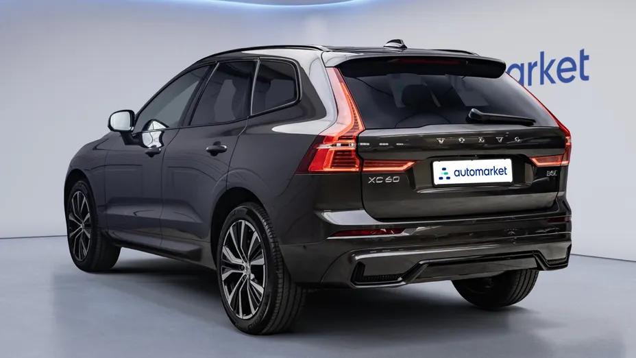 VOLVO XC60 XC60 B5 B AWD Ultimate Dark aut