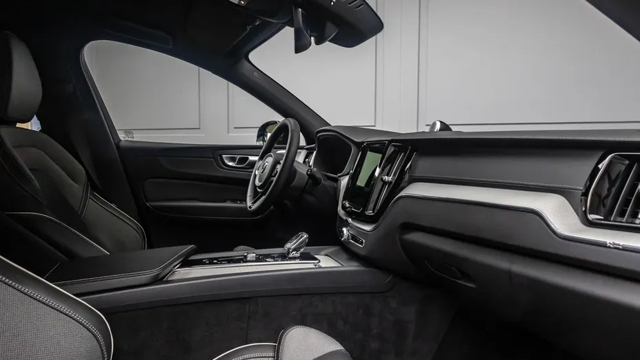VOLVO XC60 XC60 B5 B AWD Ultimate Dark aut