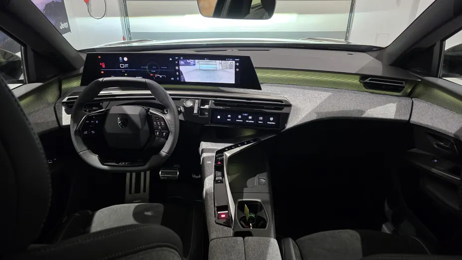 PEUGEOT 5008 5008 1.2 PureTech mHEV GT Exclusive S&S e-DCS6 Nowy