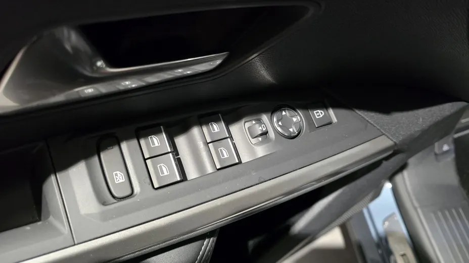 PEUGEOT 5008 5008 1.2 PureTech mHEV GT Exclusive S&S e-DCS6 Nowy