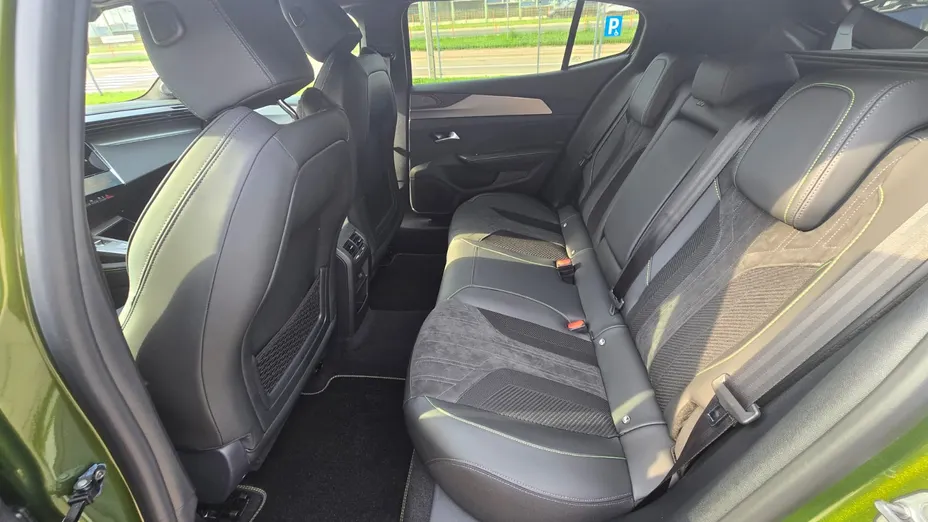 PEUGEOT 408 408 1.2 PureTech mHEV GT Exclusive S&S e-DCS6 Nowy