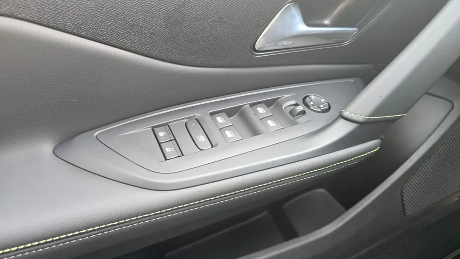 PEUGEOT 408 408 1.2 PureTech mHEV GT Exclusive S&S e-DCS6 Nowy