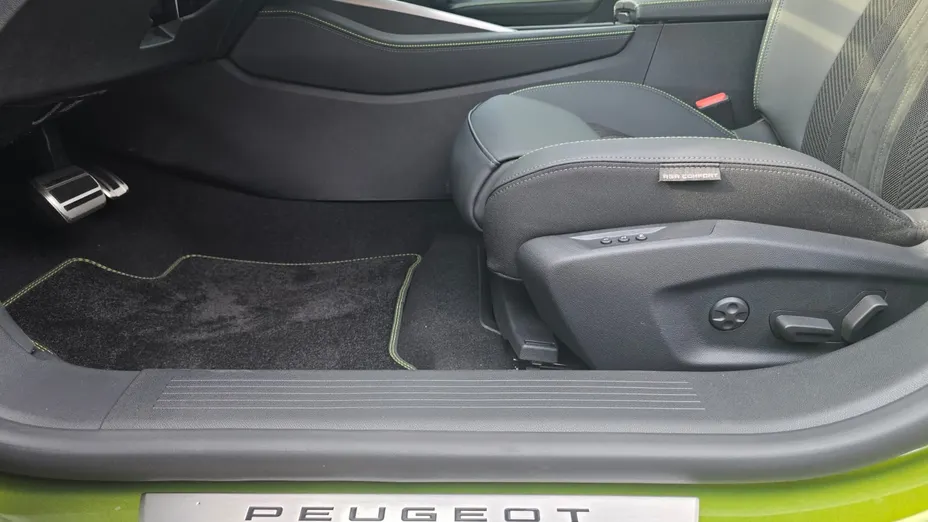 PEUGEOT 408 408 1.2 PureTech mHEV GT Exclusive S&S e-DCS6 Nowy