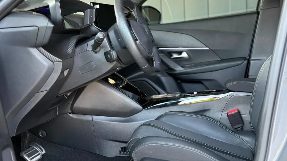 PEUGEOT 2008 e-2008 54kWh GT