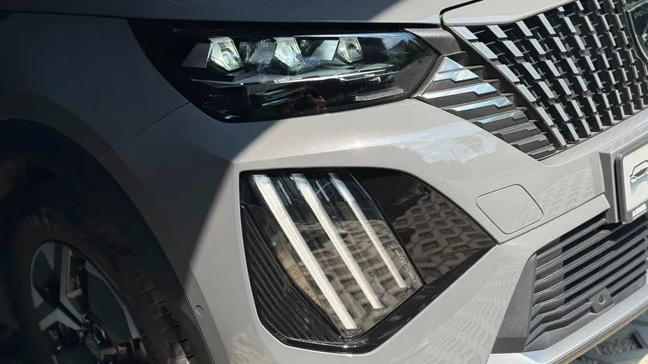 PEUGEOT 2008 e-2008 54kWh GT
