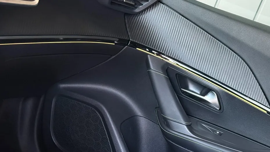 PEUGEOT 2008 e-2008 54kWh GT