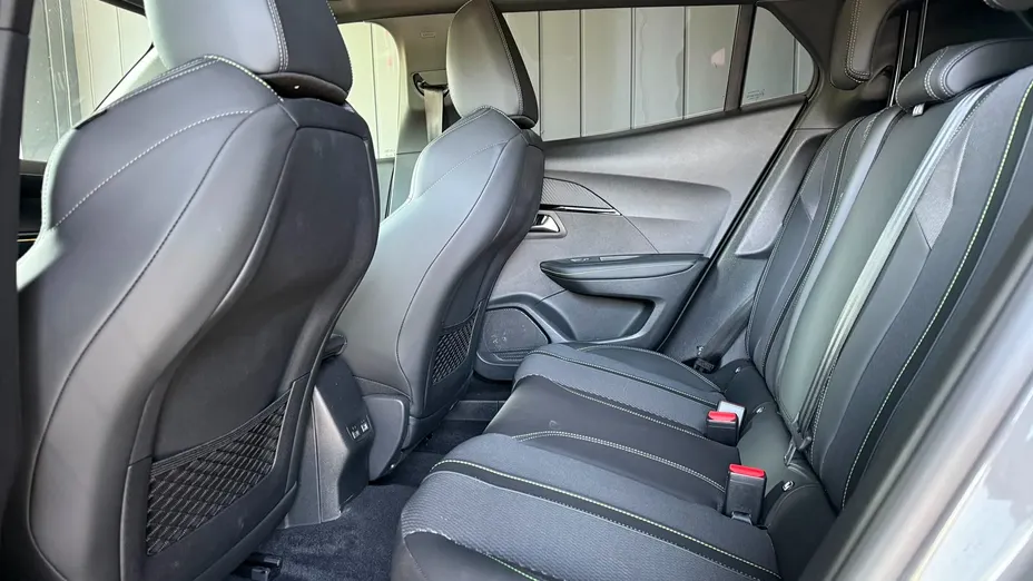 PEUGEOT 2008 e-2008 54kWh GT