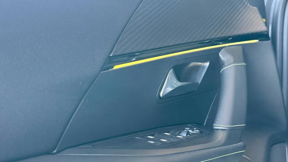 PEUGEOT 2008 e-2008 54kWh GT
