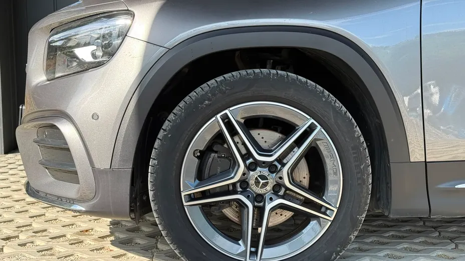 MERCEDES-BENZ GLB GLB 200 d 4-Matic AMG Line 8G-DCT