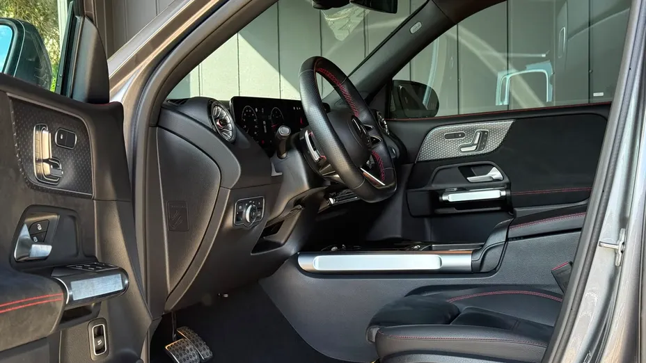 MERCEDES-BENZ GLB GLB 200 d 4-Matic AMG Line 8G-DCT