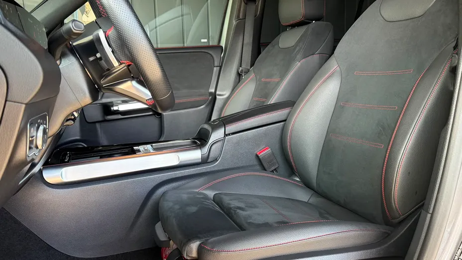 MERCEDES-BENZ GLB GLB 200 d 4-Matic AMG Line 8G-DCT