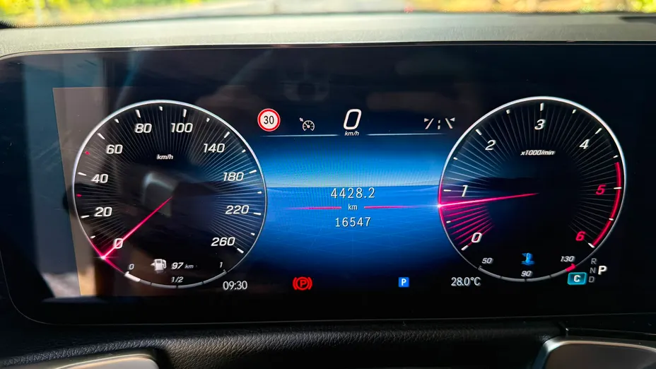 MERCEDES-BENZ GLB GLB 200 d 4-Matic AMG Line 8G-DCT