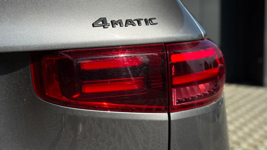 MERCEDES-BENZ GLB GLB 200 d 4-Matic AMG Line 8G-DCT