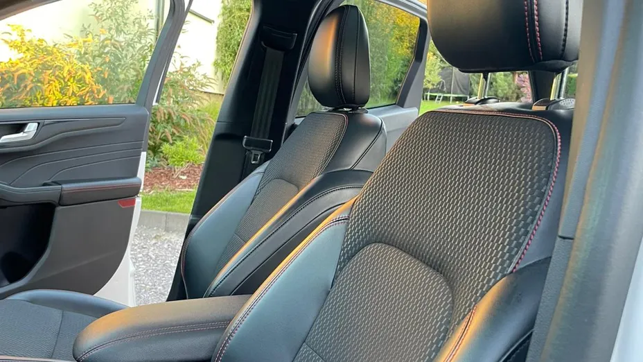 FORD Escape -